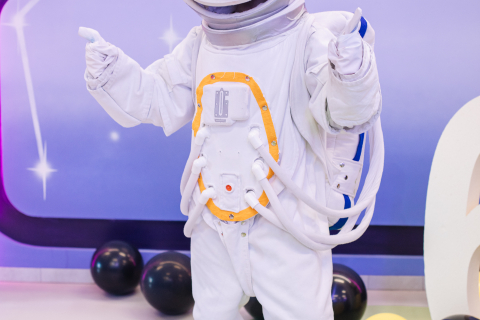 КОСМОНАВТ